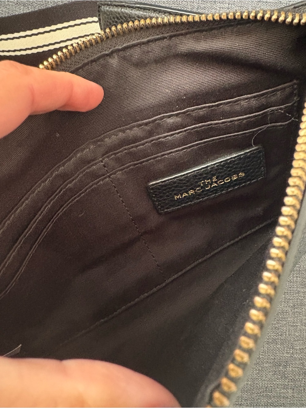 Marc Jacobs Black Pebbled Leather Crossbody Bag with Stripe Strap - Picture 4 of 9